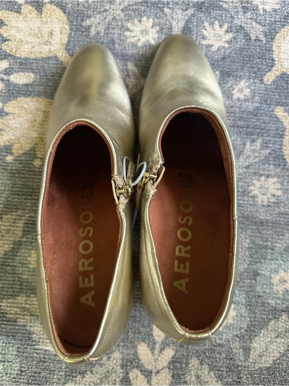 AEROSOLES Metallic Gold Low Block Heel Ankle Booties size 8